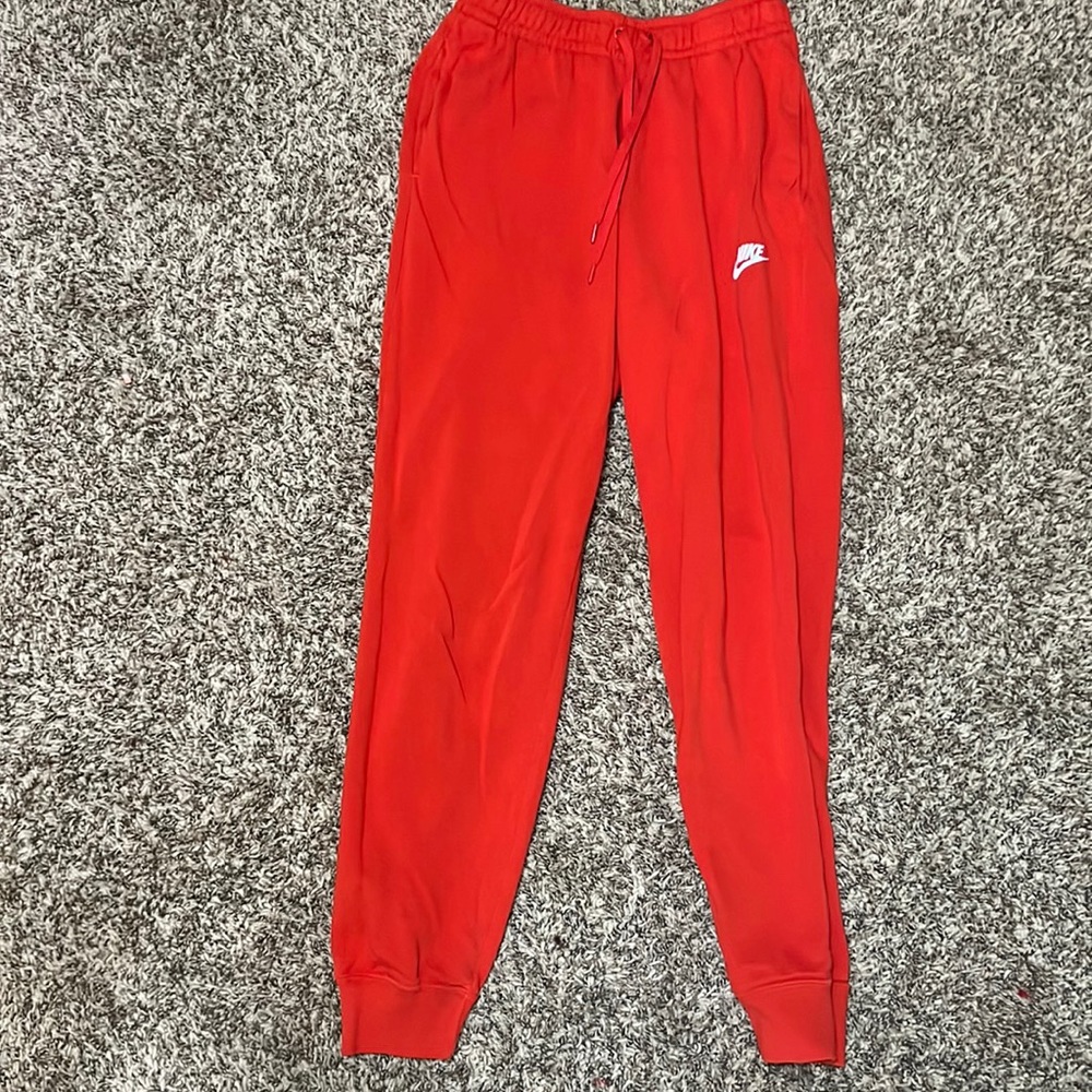 Nike: red, cuffed, sweatpants